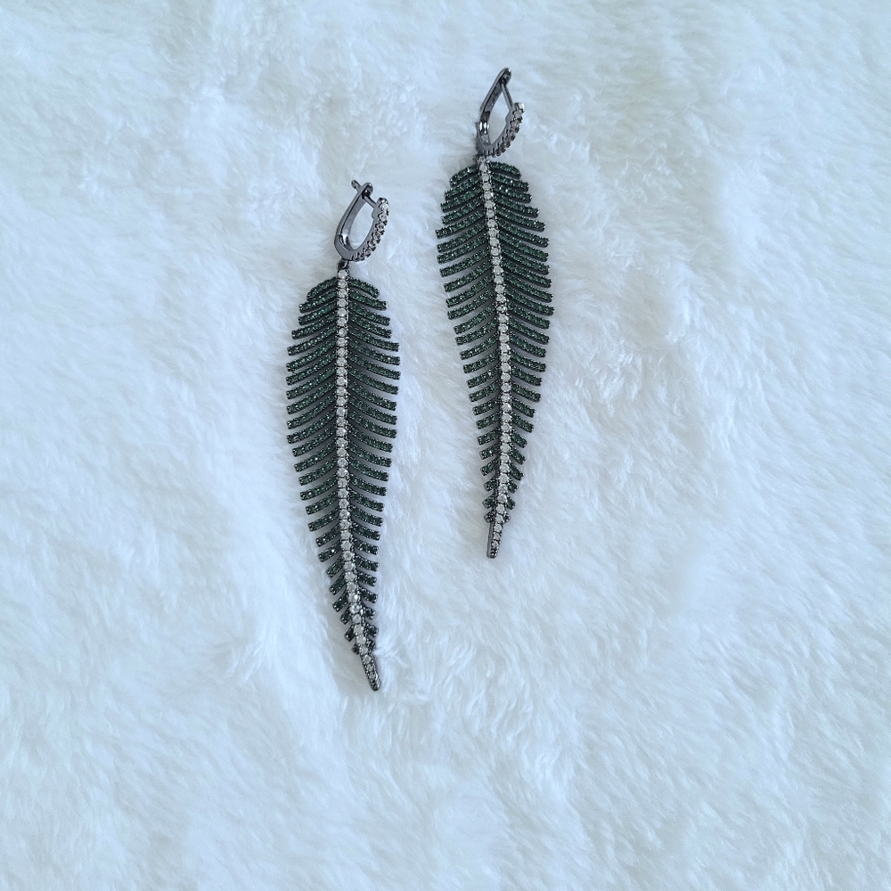 Eye👁 Candy🍭 Los Angeles🏙 "Caleen" Green💚 Feather🪶 Earrings - Picture 4 of 16